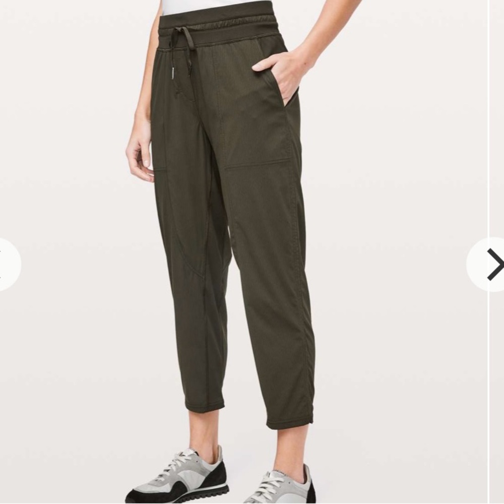 Lululemon Dance Studio Crop *25"
Dark Olive Sz 4 GOOD
